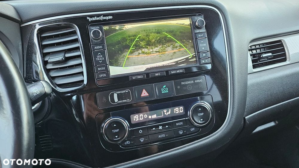 Mitsubishi Outlander Instyle NAVI + - 4