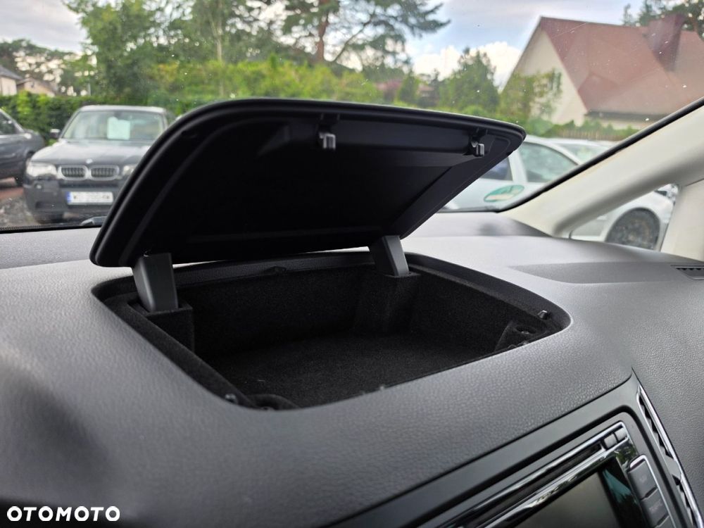 Volkswagen Sharan - 16