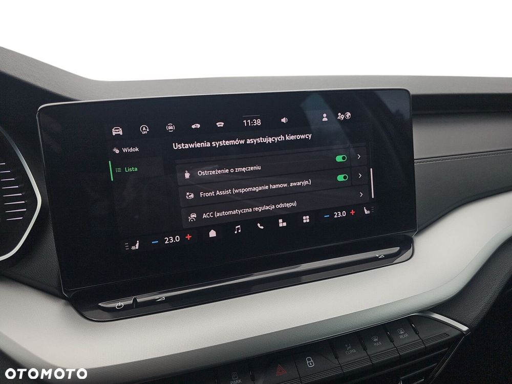 Skoda Octavia 1.5 TSI mHEV Selection DSG - 30