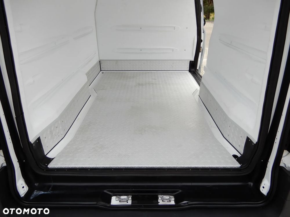 Mercedes-Benz VITO 114 CDI KERSTNER -20 st. C LONG Długi L2 Model W447 Silnik 2.2 CDI 136 KM Serwis ASO Do Ostatniego Kilometra Stan Jak Nowy UNIKAT - 21