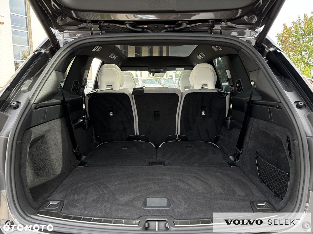 Volvo EX90 - 26