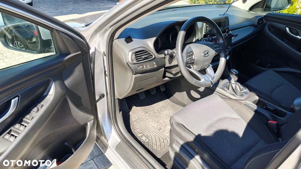 Hyundai i30 1.5 DPI Classic + - 5