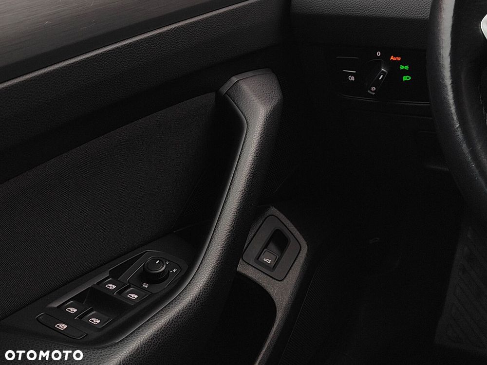 Volkswagen Passat Variant 2.0 TDI EVO Business DSG - 19