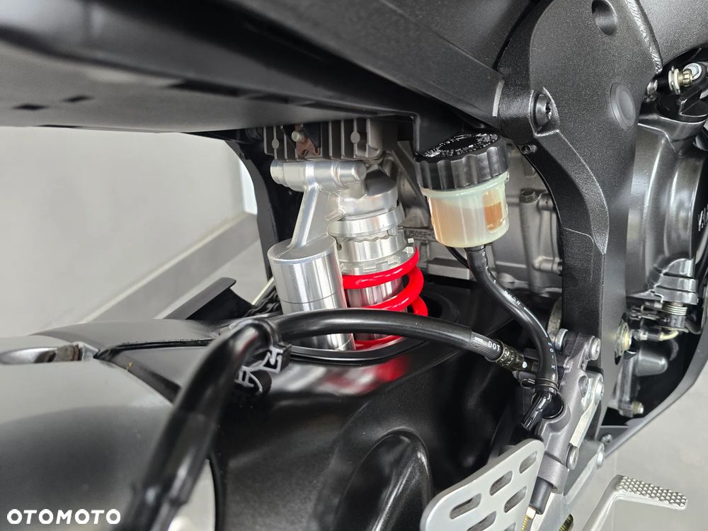 Yamaha R6 - 40