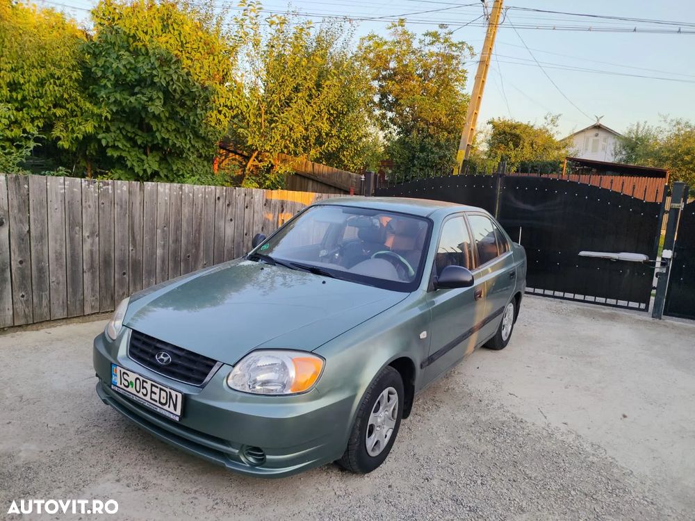 Hyundai Accent - 1