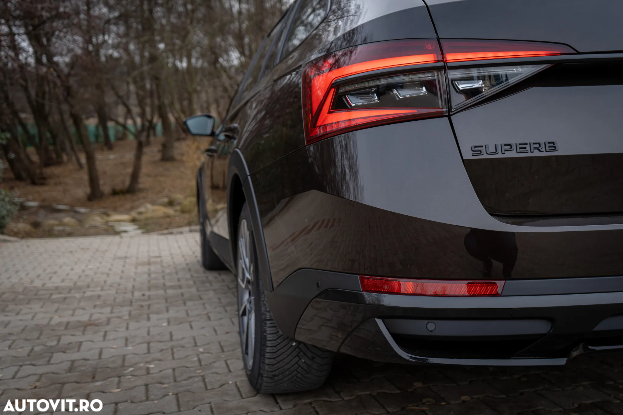 Skoda Superb Combi 2.0 TDI 4X4 DSG Scout - 23