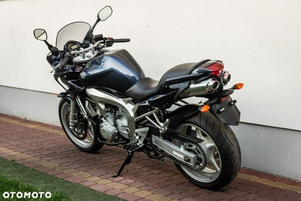 Yamaha FZ - 4
