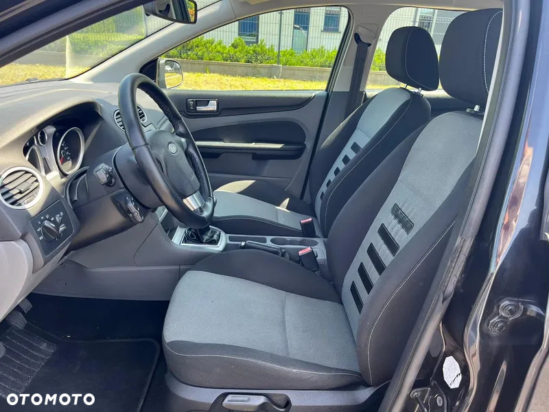Ford Focus 1.6 Ambiente - 18