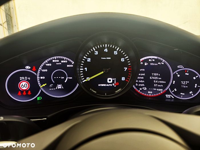 Porsche Panamera 4 E-Hybrid - 25