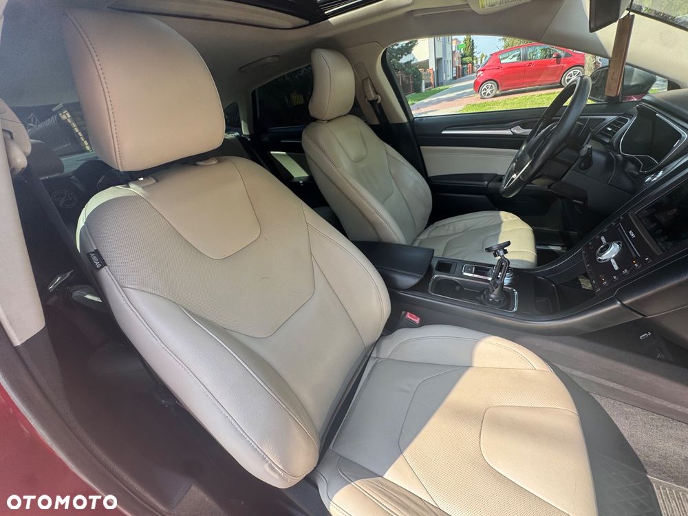Ford Fusion 2.0 EcoBoost Titanium - 10