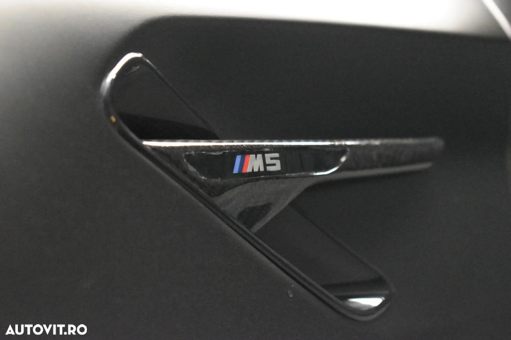 BMW M5 AT - 33