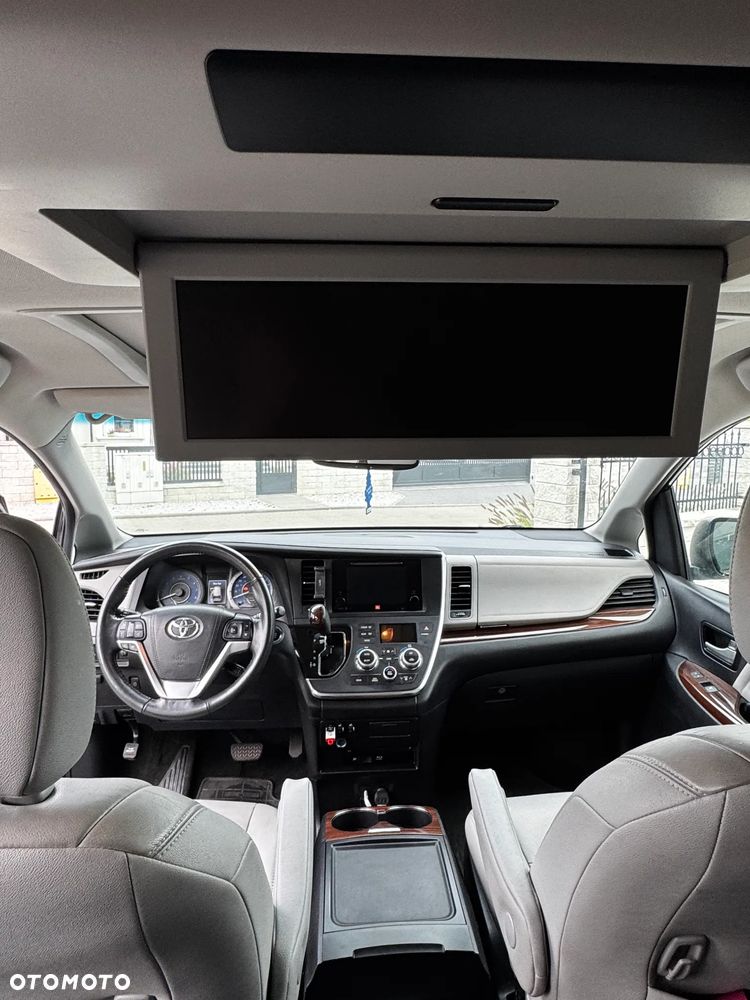 Toyota Sienna - 14