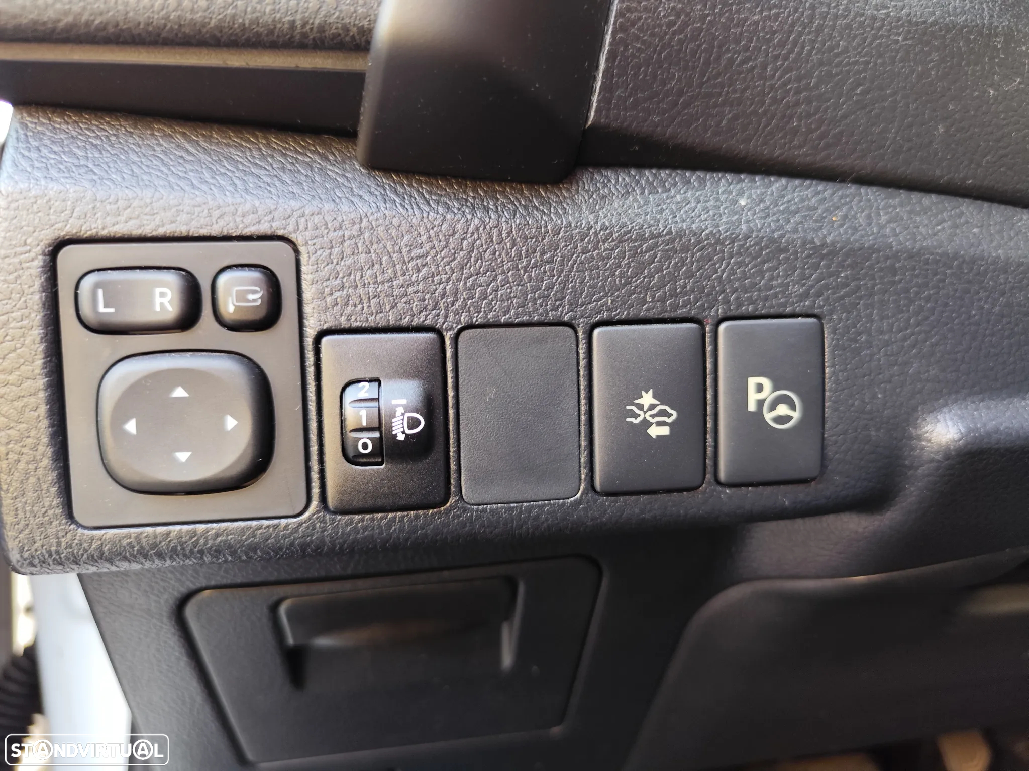 Toyota Auris 1.8 HSD Exclusive +TSS+Navi - 36