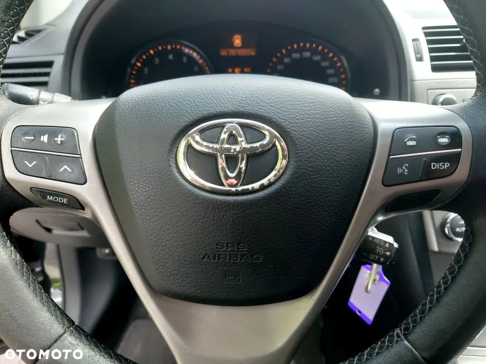 Toyota Avensis 1.8 Sol - 17