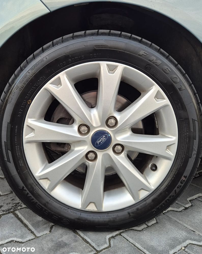 Ford Fiesta 1.25 Ghia - 31