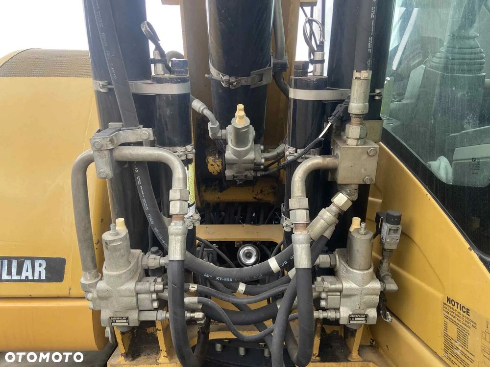 Caterpillar CAT313D - 4