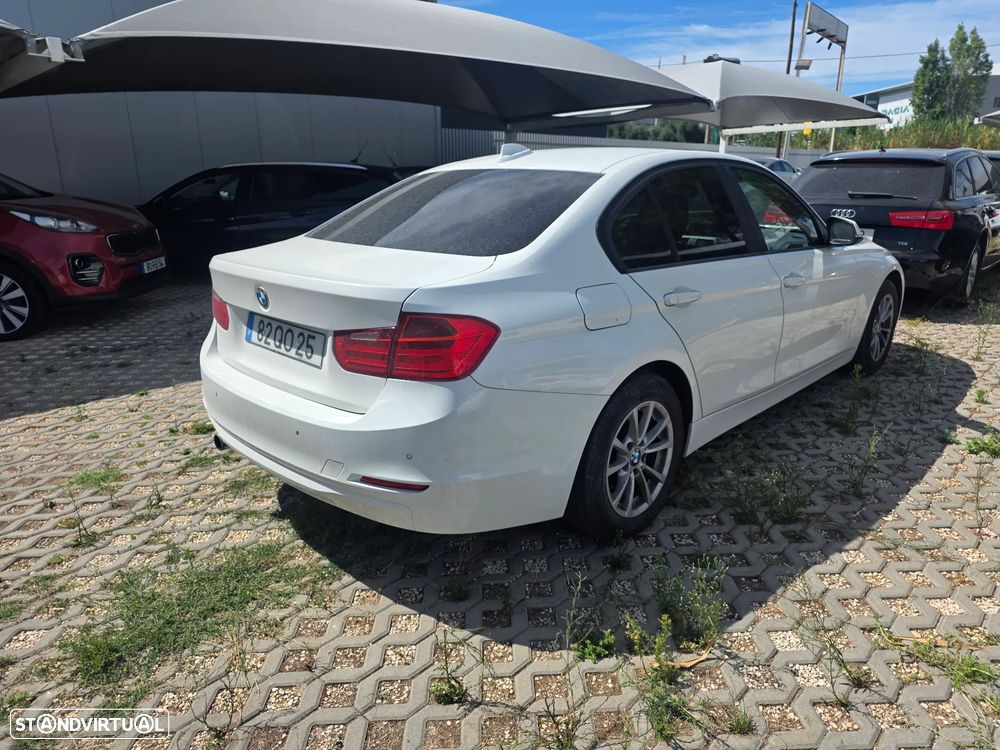 BMW 318 d Sport Line - 7