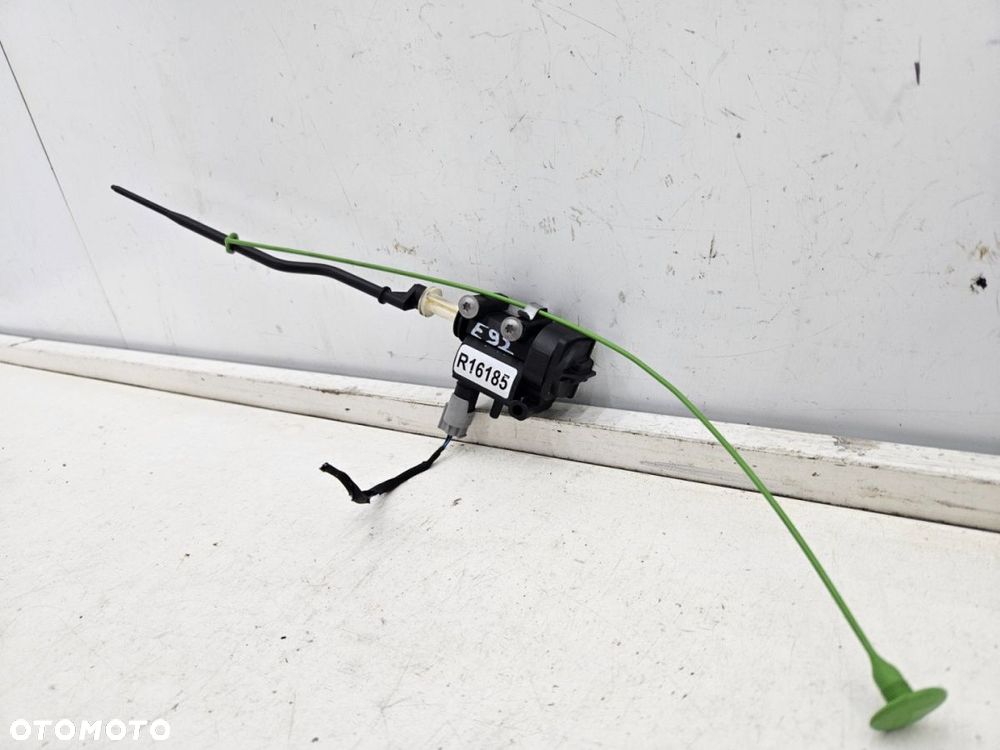 Siłownik klapki paliwa BMW E90 E91 E92 Mini Cooper R56 R57 R58 R59 04-12r. silniczek 6985880 - 2