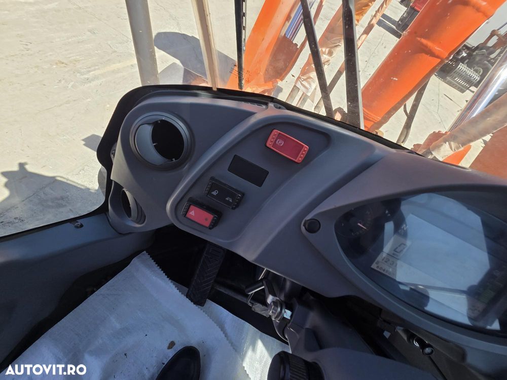 Hitachi ZW180-6, 2019, 6.049h, FULL OPTION, Gresare automataz, Cupa NOUA 3mc, anvelope L5 90% bune, Cantar, Joystick, inst hidr suplimentara, Masa operationala 17t, motor 129kW, basculeaza la 4m,Camera spate,Posibilitate leasing 3 ani-PROMOTIE -96900 EUR+Tva - 31
