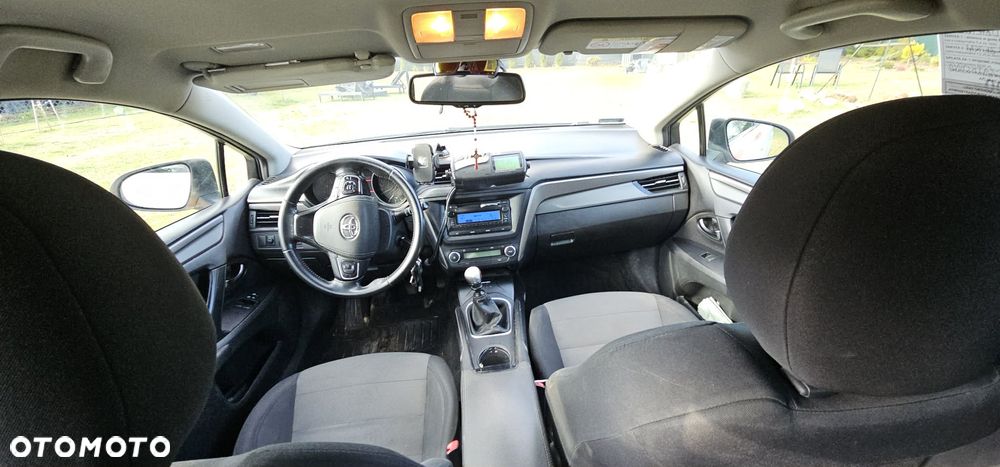 Toyota Avensis 1.8 Active - 12