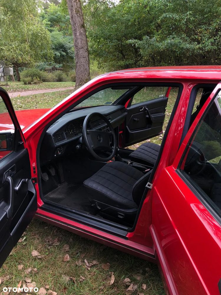 Mercedes-Benz W201 (190) - 26