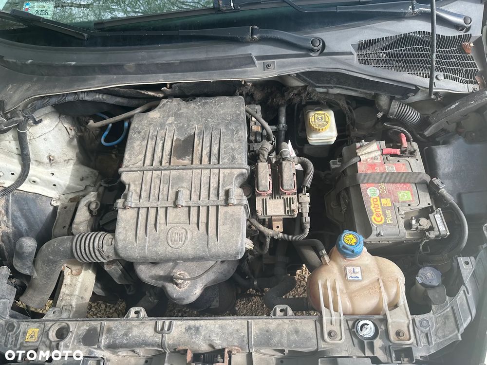 Fiat Punto 1.4 Easy S&S - 12