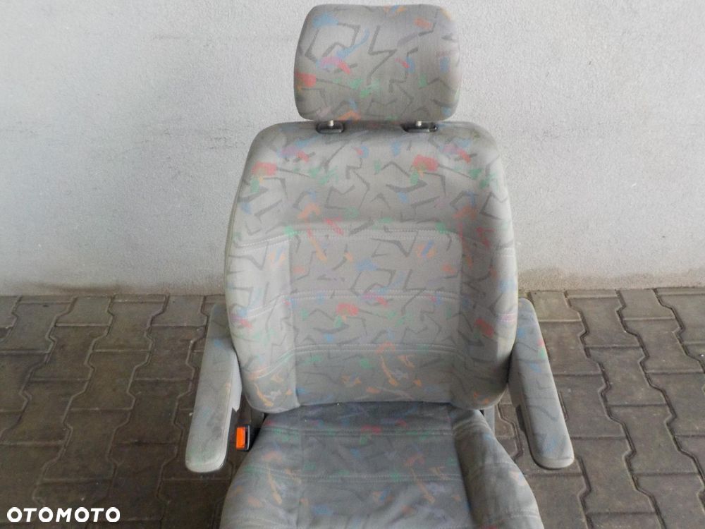 VW T4 FOTEL SIEDZENIE KIEROWCY Z PODŁOKIETNIKAMI - 3