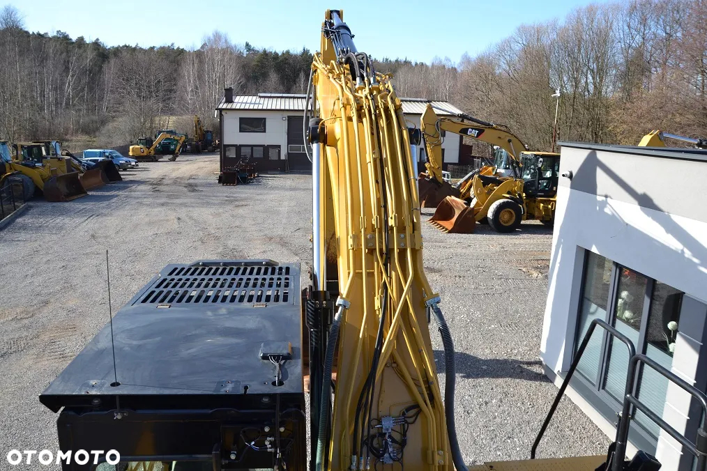 Caterpillar CAT 330 F - 16