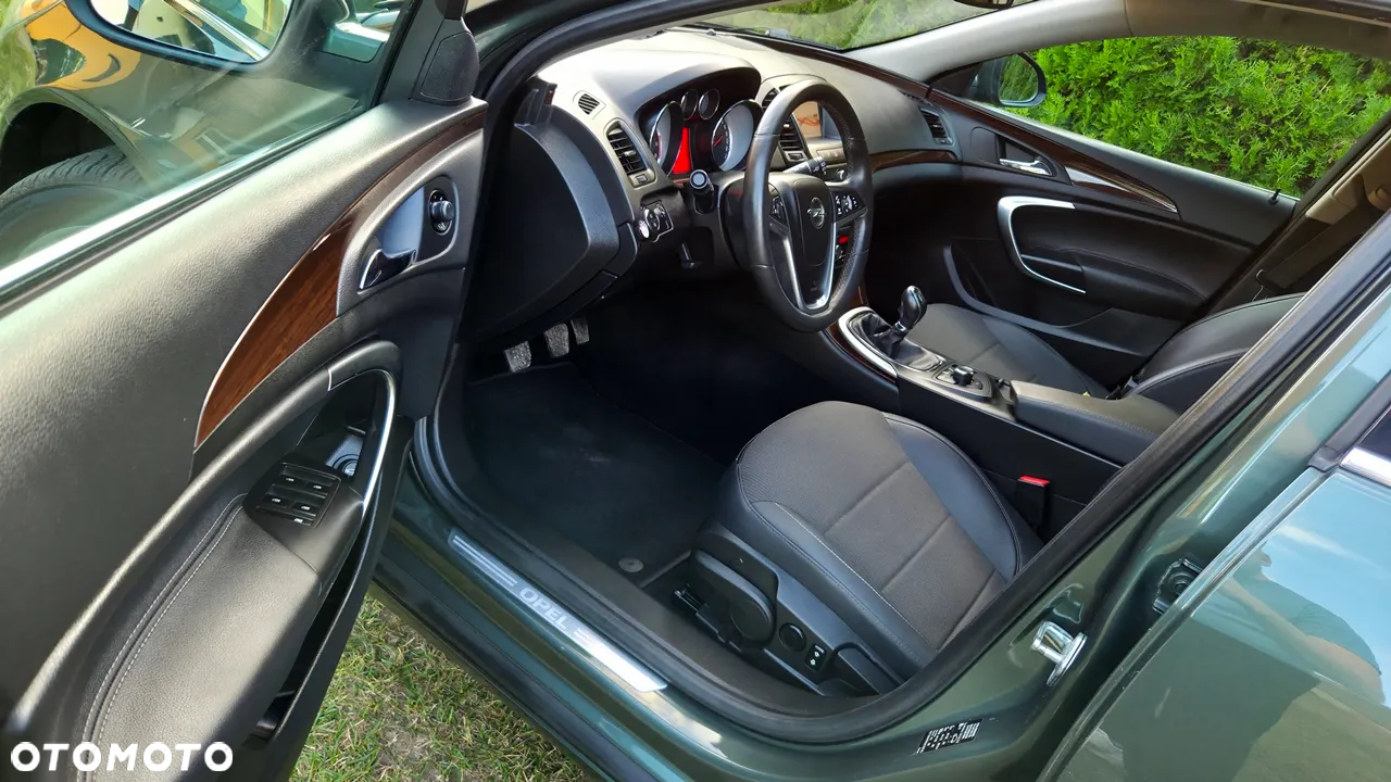 Opel Insignia 1.6 Turbo Sports Tourer Cosmo - 3