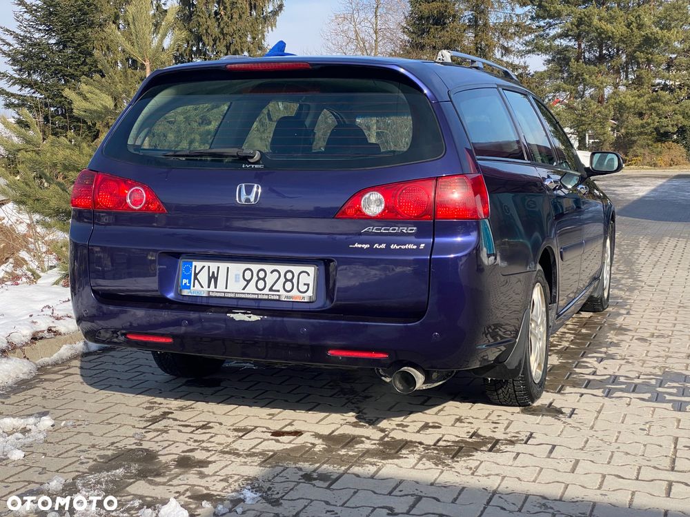 Honda Accord 2.0 Executive - 17