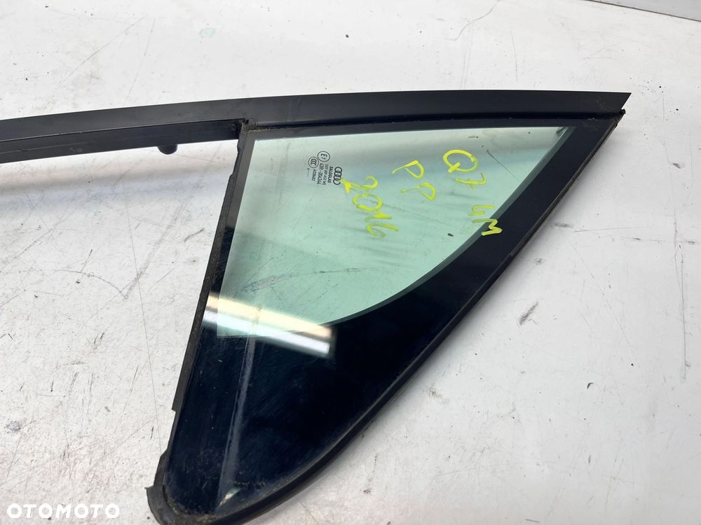 SZYBA BOCZNA DRZWI PRAWY PRZÓD AUDI Q7 4M 4M0845114 - 4