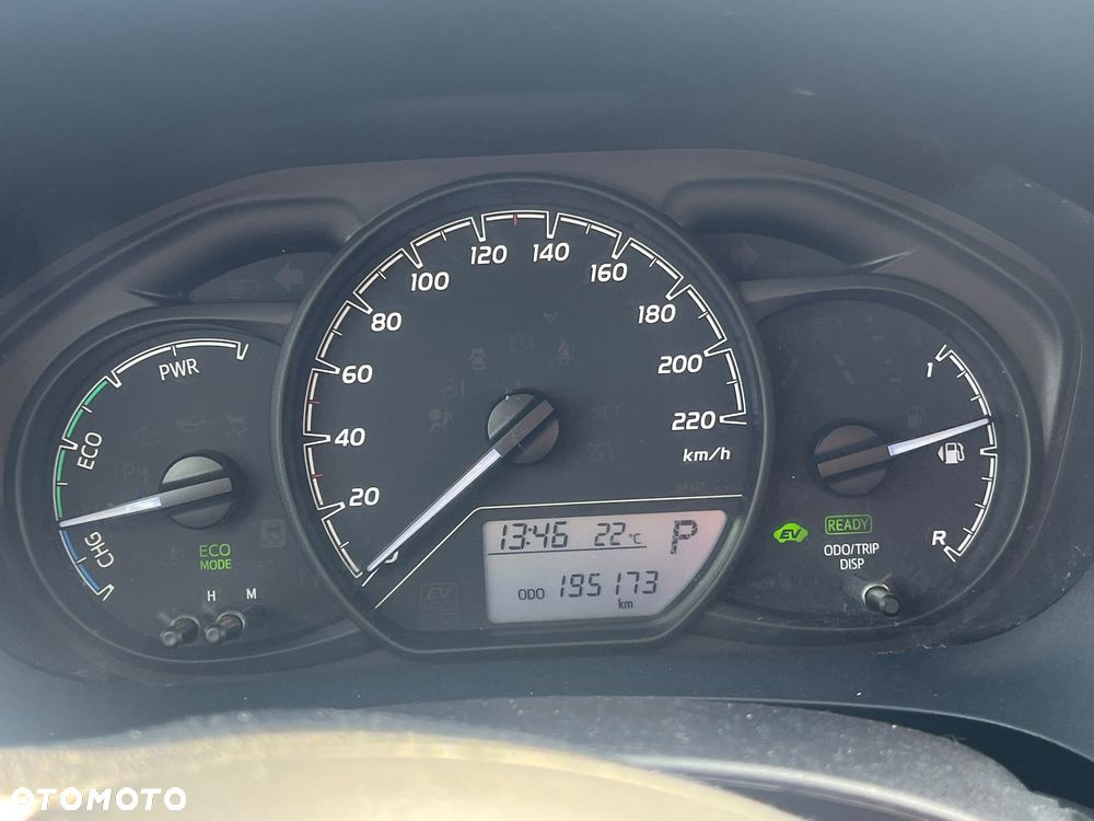 Toyota Yaris Hybrid 100 Premium - 15