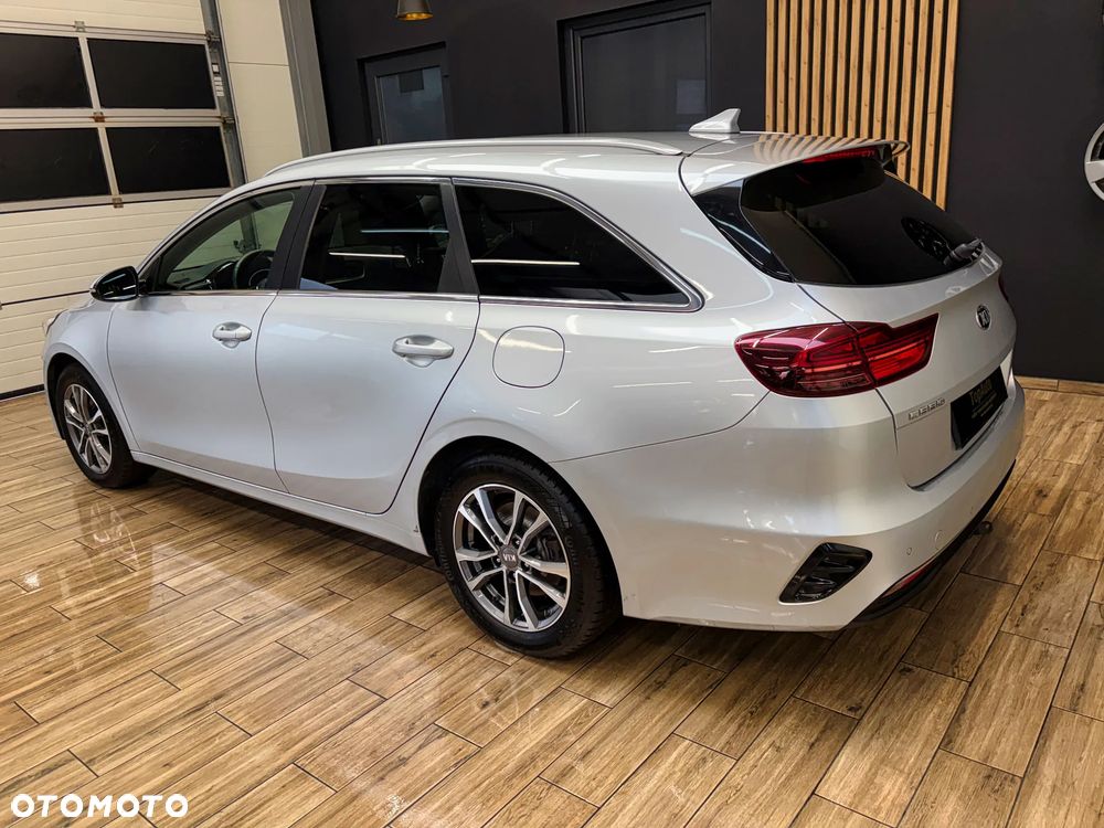 Kia Ceed - 10