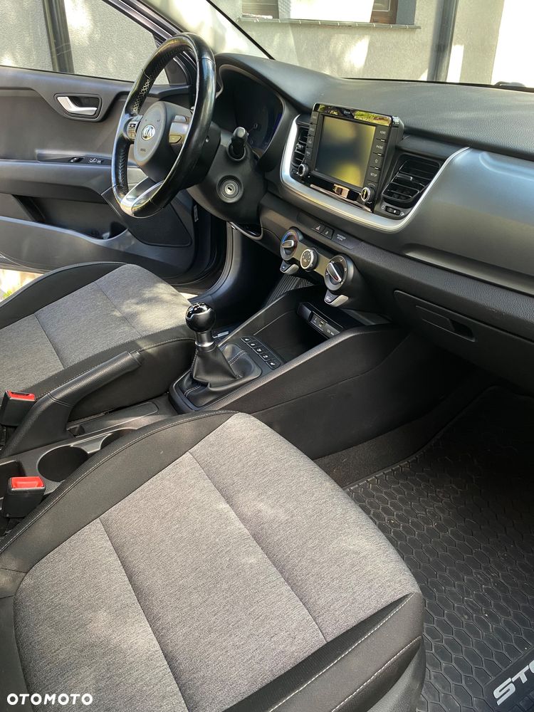 Kia Stonic 1.2 L - 10
