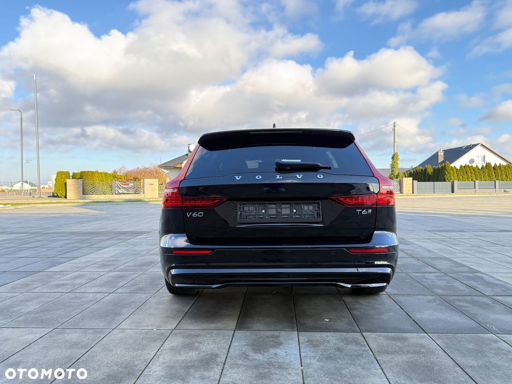Volvo V60 T6 AWD Plug-In Hybrid Plus Dark - 5