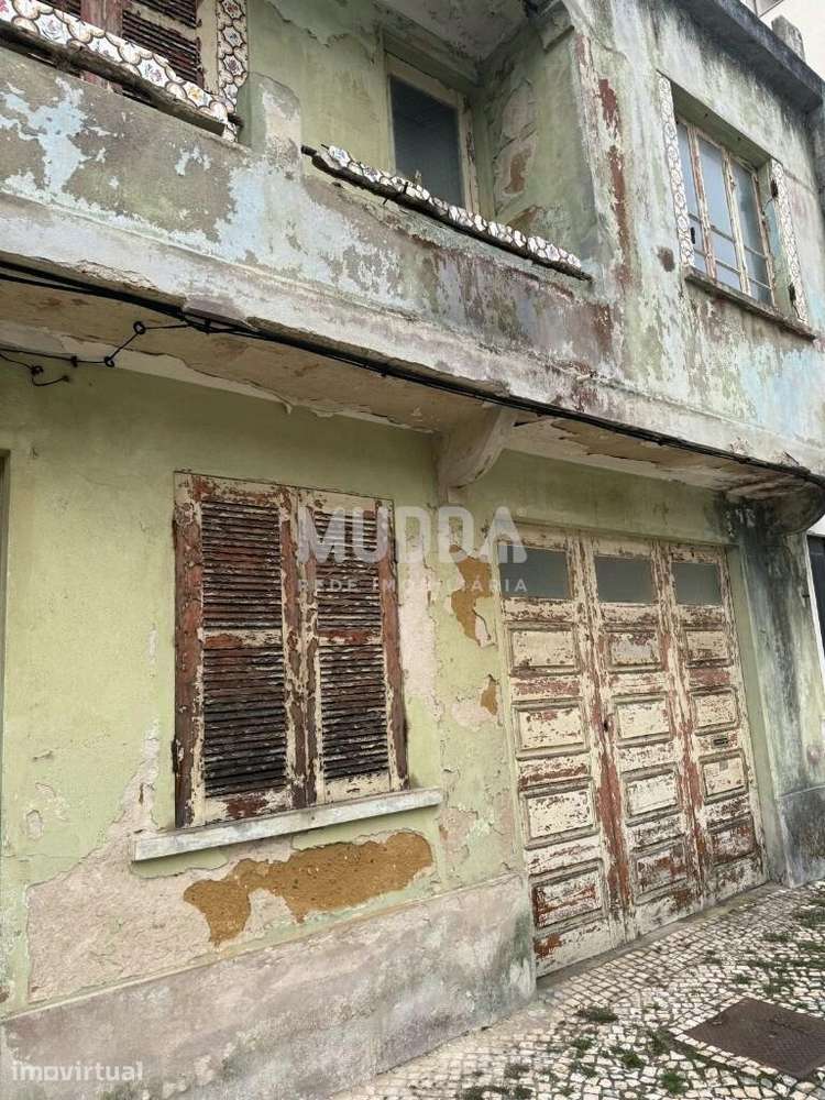 Moradia para renovar no Furadouro - Grande imagem: 2/17