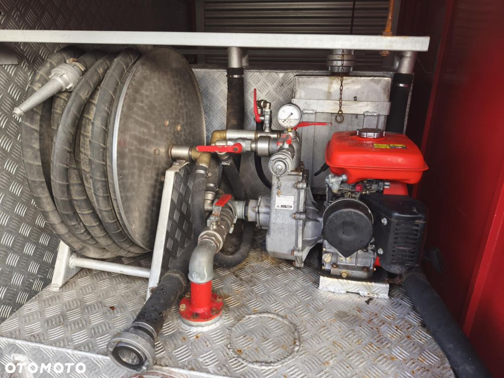 Mercedes-Benz 207 D - 17