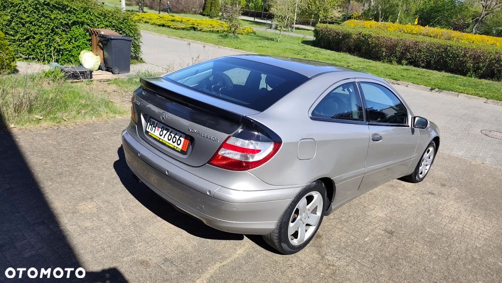 Mercedes-Benz Klasa C 200 Kompressor Automatik Sport Edition - 13