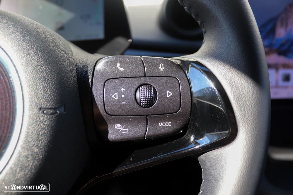 BYD Dolphin 60.4 kWh Design - 11