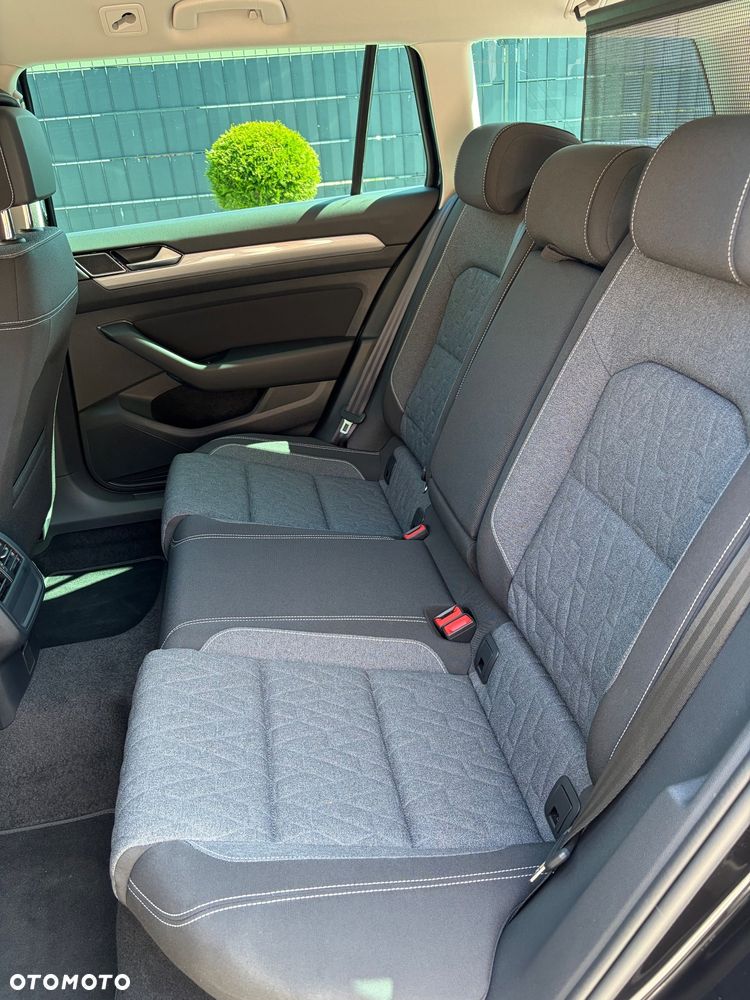 Volkswagen Passat - 17