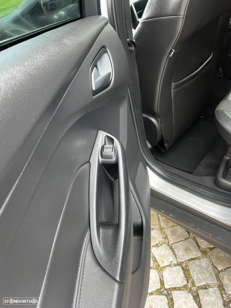 Ford Focus SW 1.6 TDCi Titanium - 11