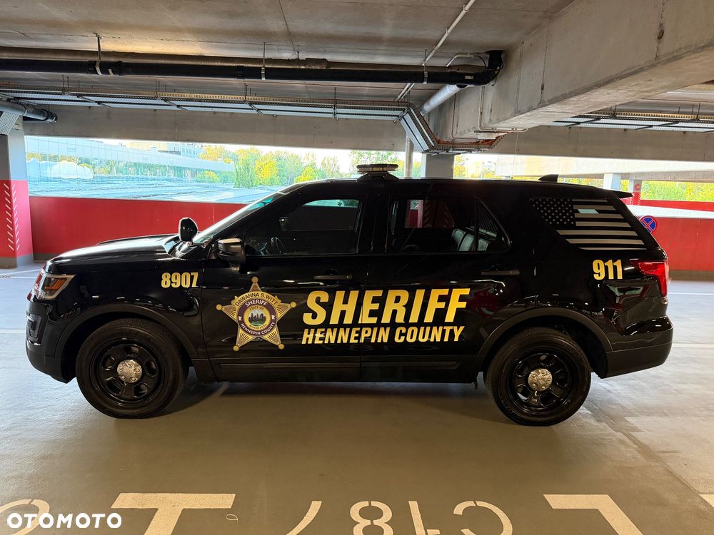 Ford Explorer - 27