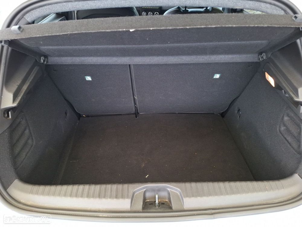 Renault Clio 1.0 TCe Techno — fotografia 24