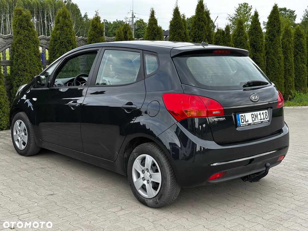 Kia Venga - 10