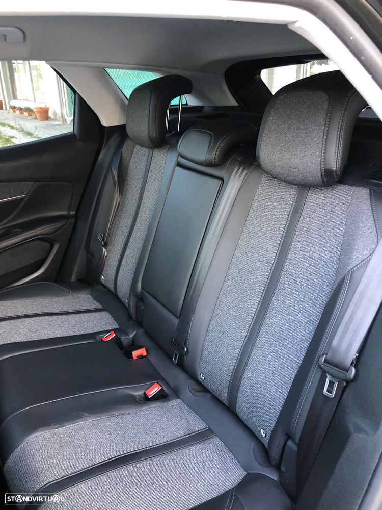 Peugeot 3008 1.5 BlueHDi Allure - 24