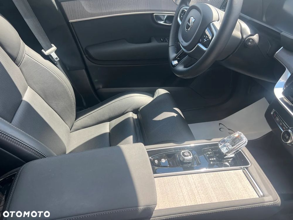 Volvo XC 90 T8 AWD Ultra Dark - 32