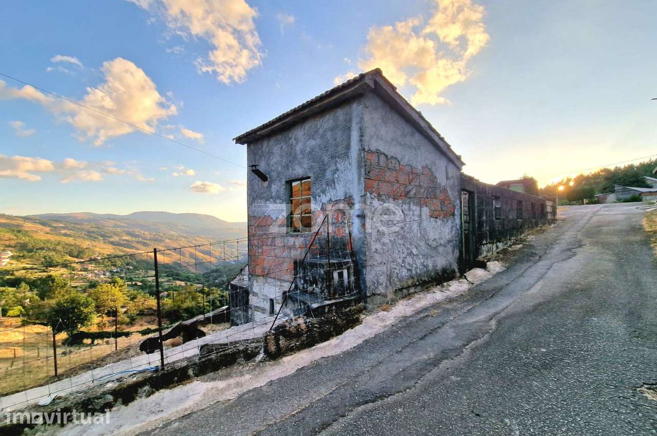 Moradia Individual em Pedra para Recuperar - Covelo Gerês, Montalegre - Grande imagem: 3/47