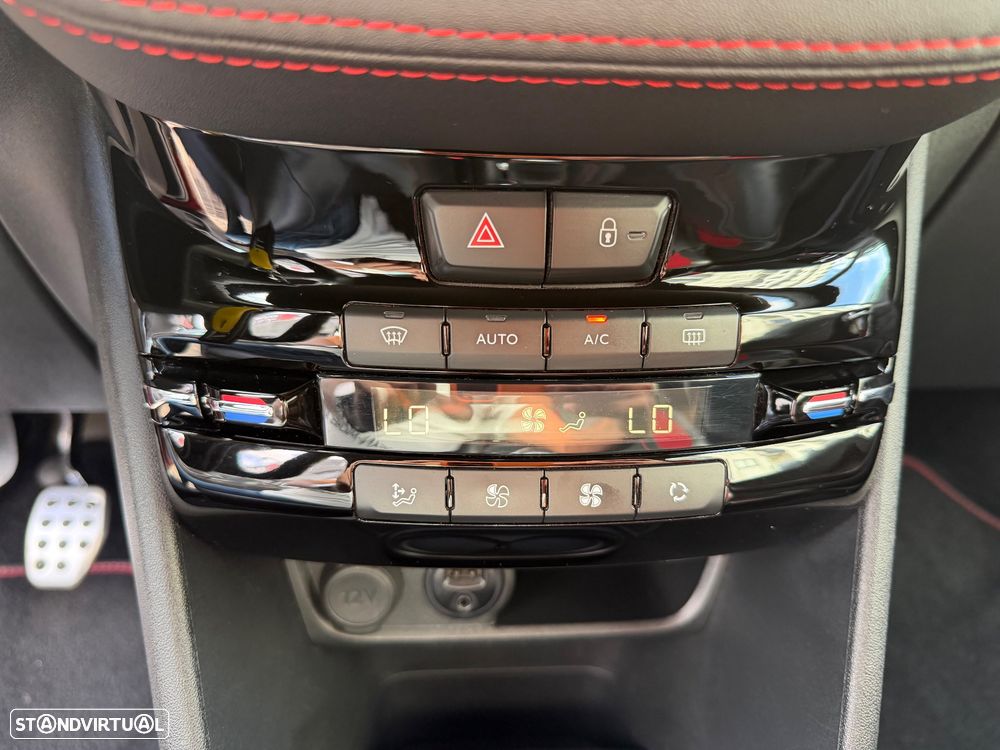 Peugeot 208 1.6 e-THP GTi by Sport - 28
