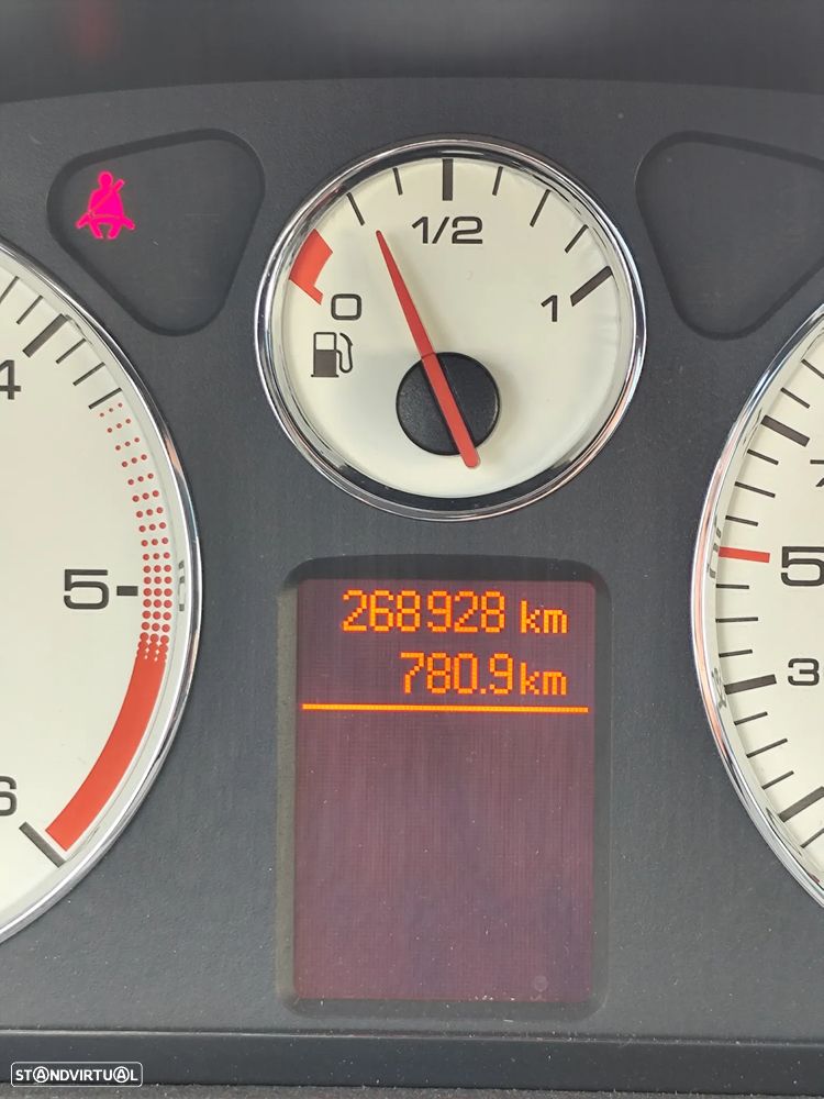 Peugeot 407 SW 2.0 HDi SE Navteq - 8