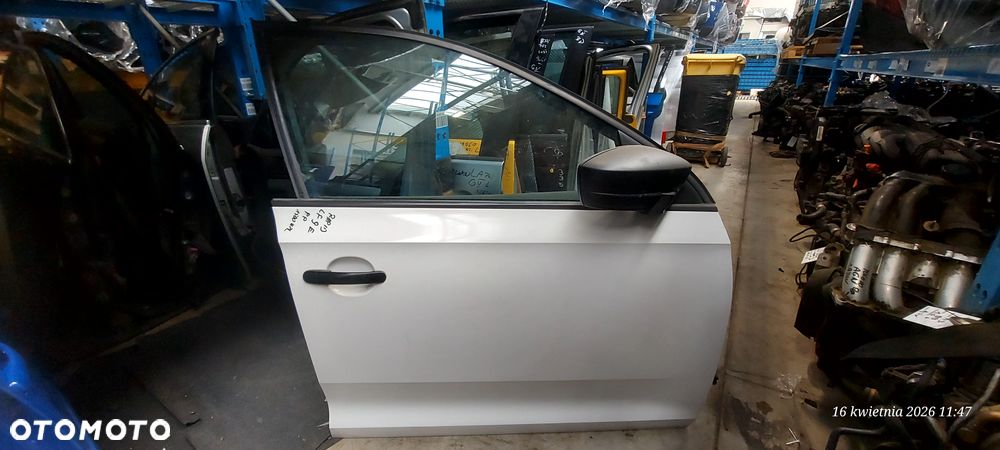 Skoda Rapid Drzwi Przód Pzednie Prawe Kolor LF9E Białe - 1